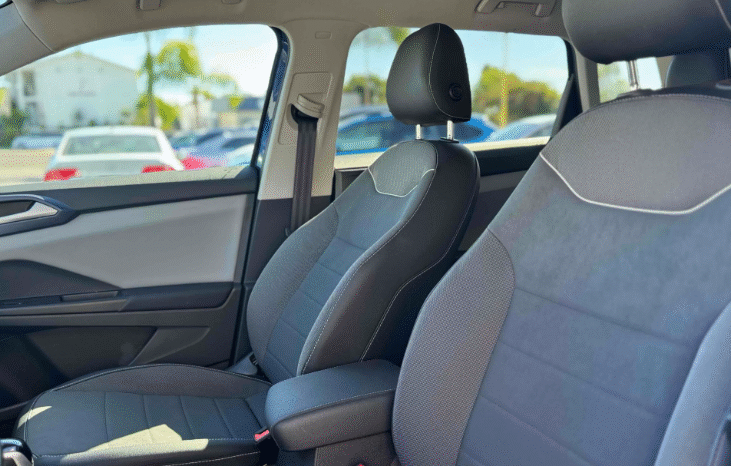 
								2023 Volkswagen Taos SE full									