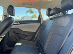 
										2023 Volkswagen Taos SE full									