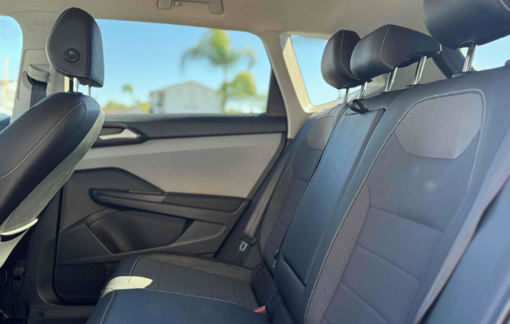 
								2023 Volkswagen Taos SE full									