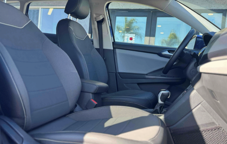 
								2023 Volkswagen Taos SE full									