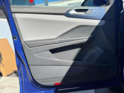 
										2023 Volkswagen Taos SE full									