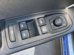 
										2023 Volkswagen Taos SE full									