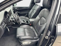 
										2023 Porsche Macan full									