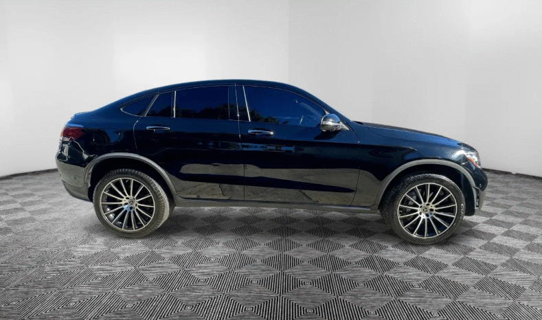 
								2022 Mercedes-Benz GLC Coupe full									