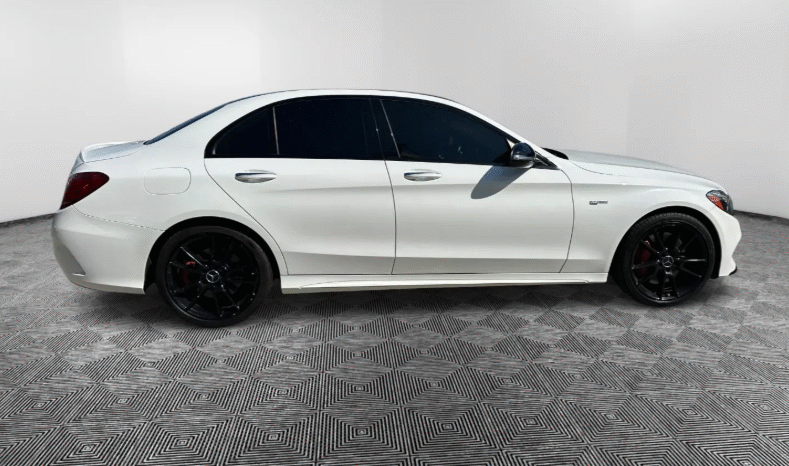 
								2018 Mercedes-AMG C-Class full									