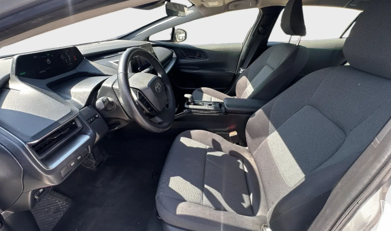 
								2023 Toyota Prius full									