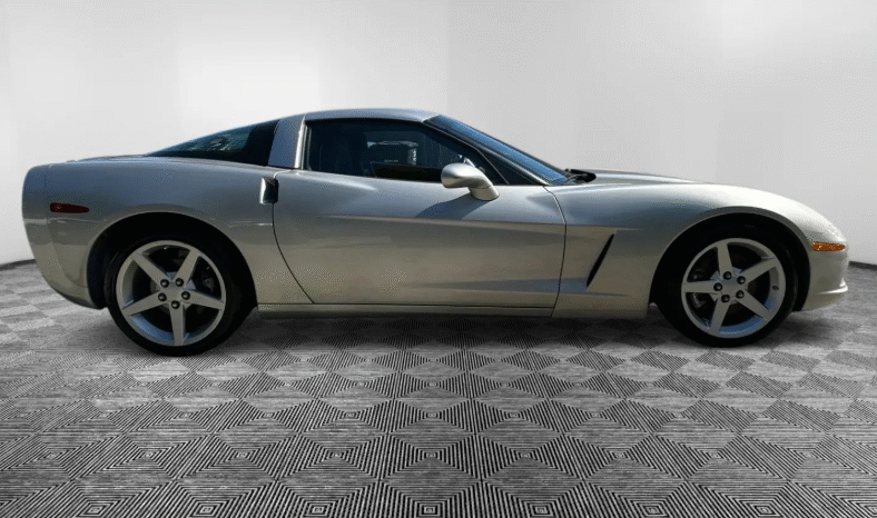
								2005 Chevrolet Corvette full									