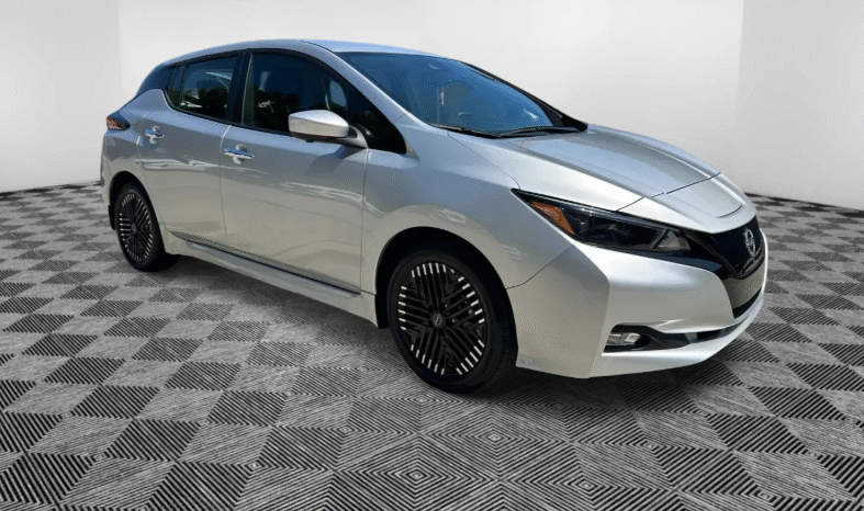 
								2025 Nissan LEAF full									