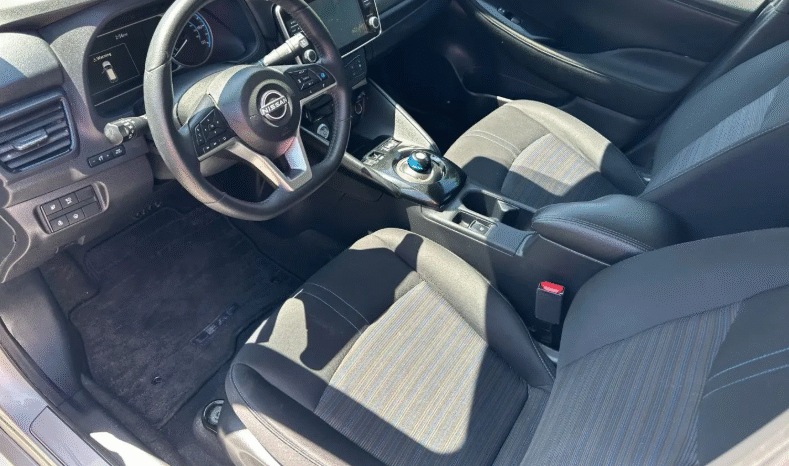 
								2025 Nissan LEAF full									