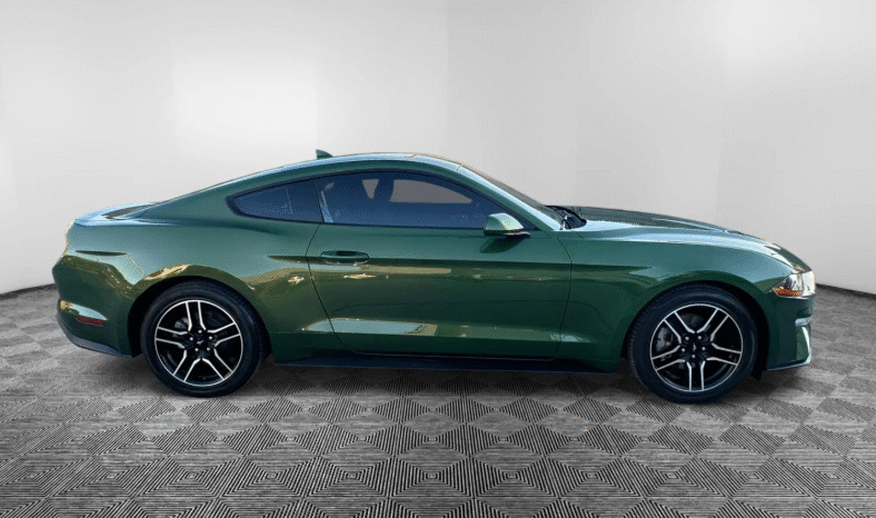 
								2023 Ford Mustang full									