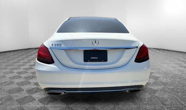 
								2020 Mercedes-Benz C 300 full									