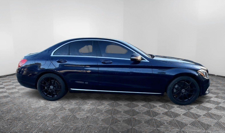 
								2016 Mercedes-Benz C 300 full									