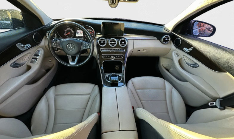 
								2016 Mercedes-Benz C 300 full									