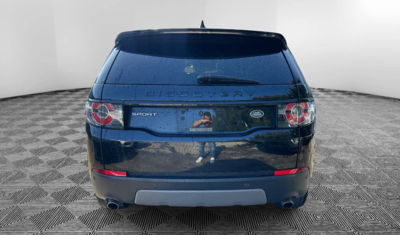 
								2018 Land Rover Discovery Sport SE full									