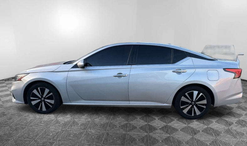 
								2019 Nissan Altima full									