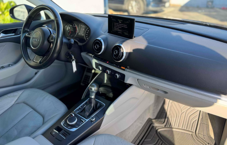 
								2015 Audi A3 1.8T Premium full									