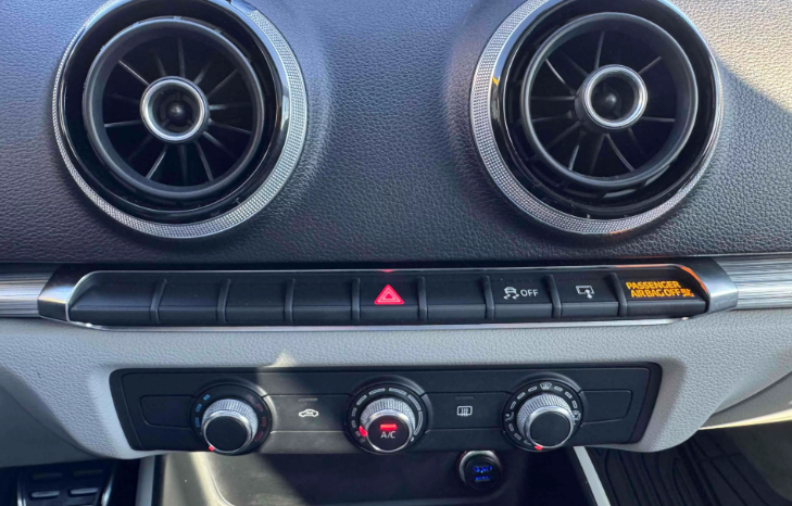 
								2015 Audi A3 1.8T Premium full									