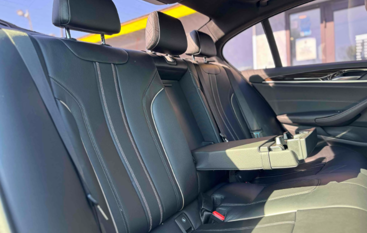 
								2018 BMW 5 Series full									