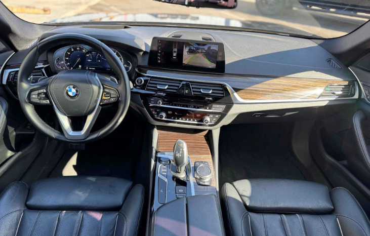 
								2018 BMW 5 Series full									