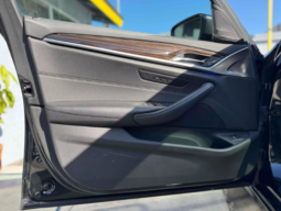 
										2018 BMW 5 Series full									