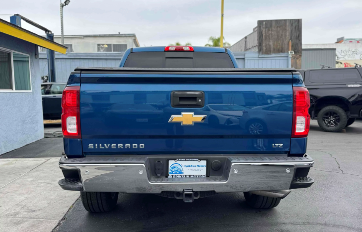 
								2018 Chevrolet Silverado 1500 LTZ full									