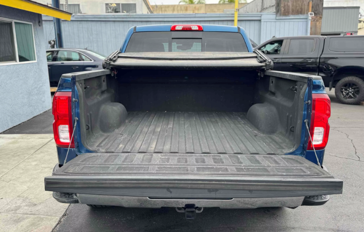 
								2018 Chevrolet Silverado 1500 LTZ full									