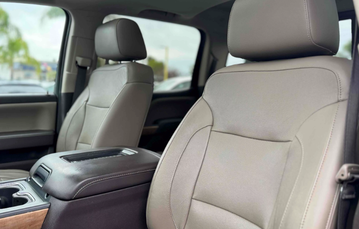 
								2018 Chevrolet Silverado 1500 LTZ full									