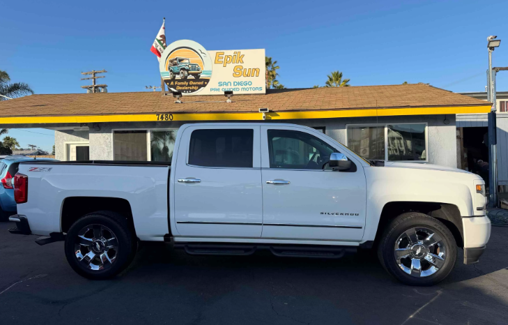 
								2017 Chevrolet Silverado 1500 LTZ full									