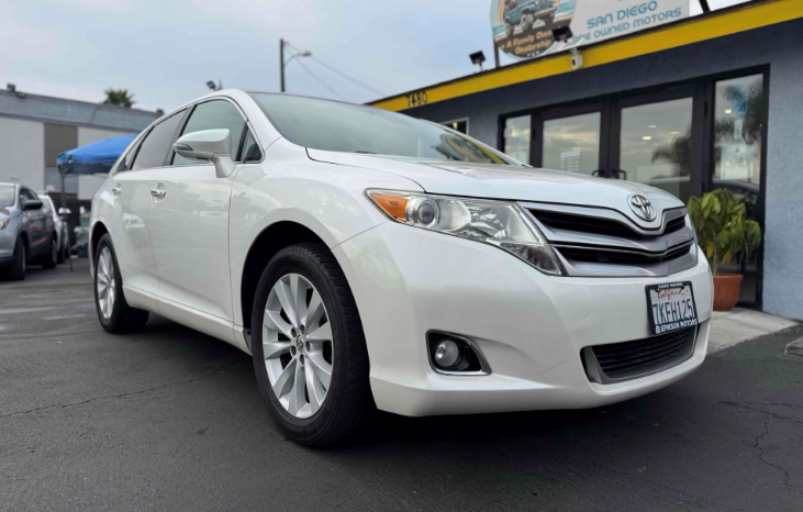 
								2015 Toyota Venza XLE full									