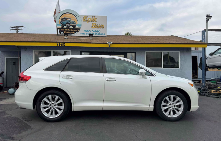 
								2015 Toyota Venza XLE full									