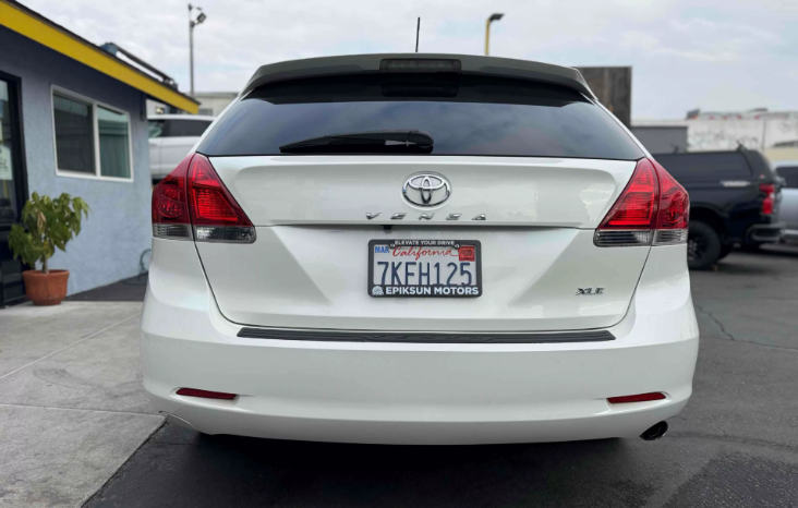 
								2015 Toyota Venza XLE full									