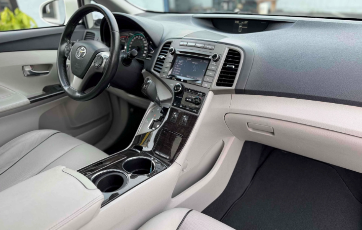 
								2015 Toyota Venza XLE full									