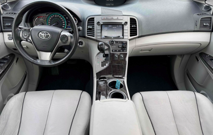 
								2015 Toyota Venza XLE full									