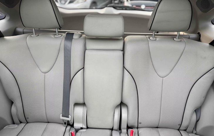 
								2015 Toyota Venza XLE full									