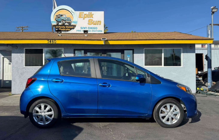 
								2017 Toyota Yaris LE full									