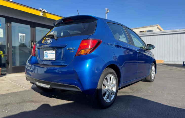 
								2017 Toyota Yaris LE full									