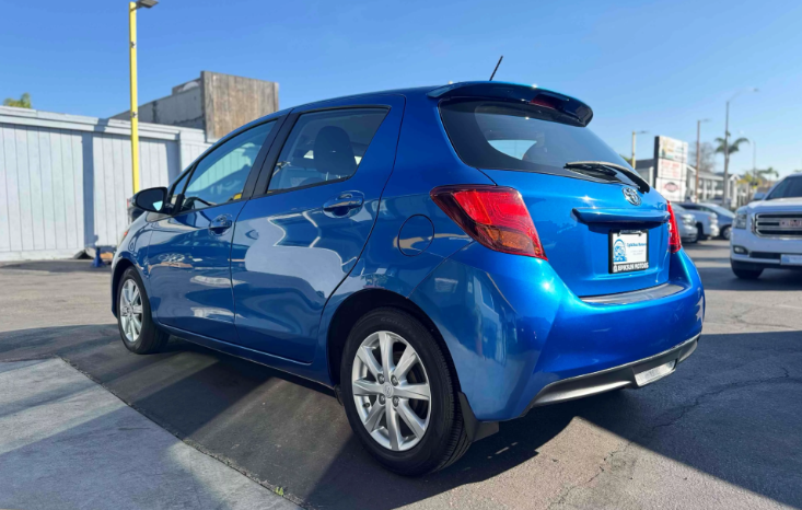 
								2017 Toyota Yaris LE full									