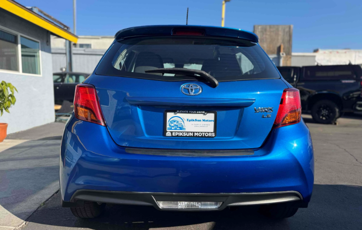 
								2017 Toyota Yaris LE full									