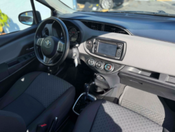 
										2017 Toyota Yaris LE full									