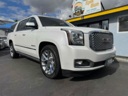 
										2017 GMC Yukon XL Denali full									