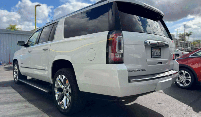 
								2017 GMC Yukon XL Denali full									