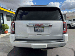
										2017 GMC Yukon XL Denali full									