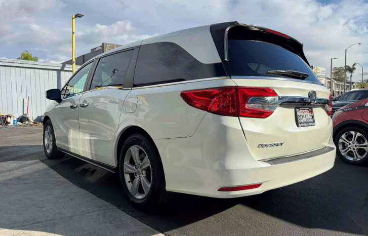 
								Honda Odyssey EX-L full									