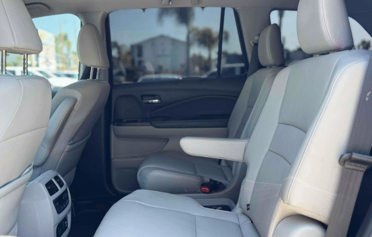 
								Honda Pilot Touring 7-Passenger full									