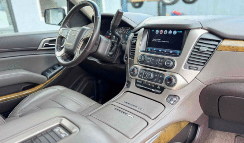 
								2017 GMC Yukon XL Denali full									