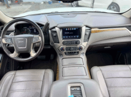 
										2017 GMC Yukon XL Denali full									