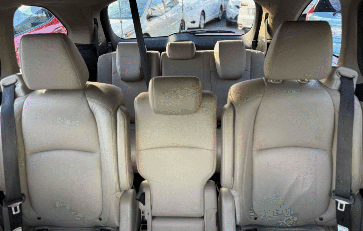 
								Honda Odyssey EX-L full									