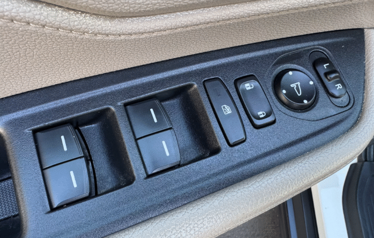 
								Honda Odyssey EX-L full									