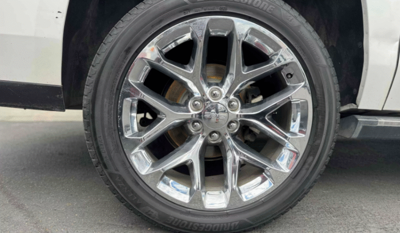 
								2017 GMC Yukon XL Denali full									