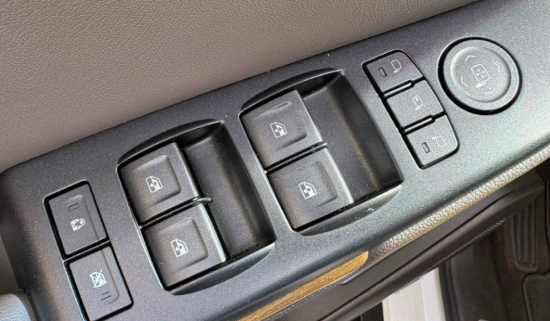 
								2017 GMC Yukon XL Denali full									